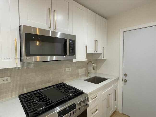 Building Photo - 6310 SW 79th St
