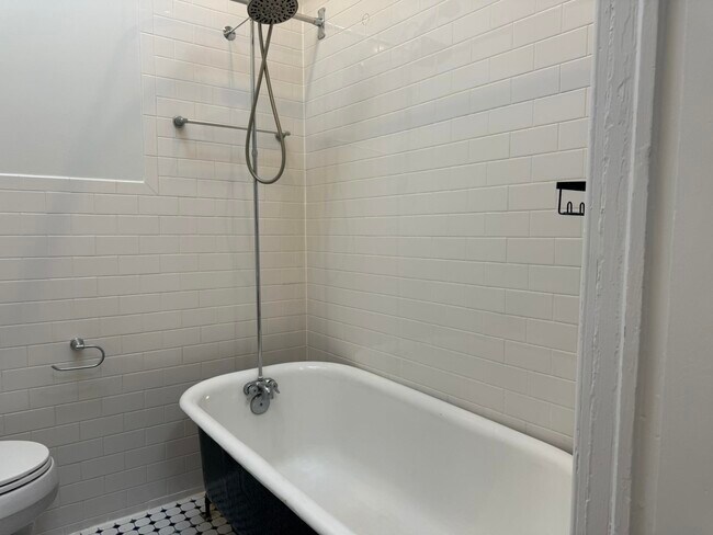 Building Photo - 60 Astor Pl