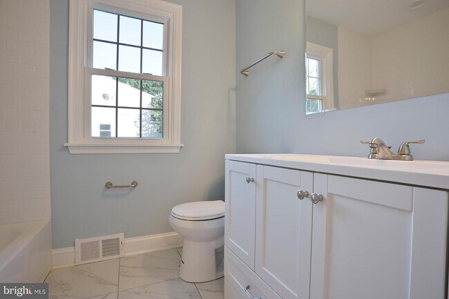 Building Photo - 316 Farm Rd