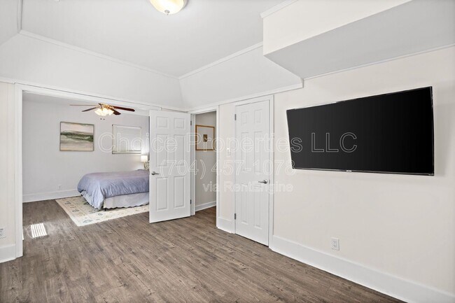 Building Photo - 832 Stanfield Dr