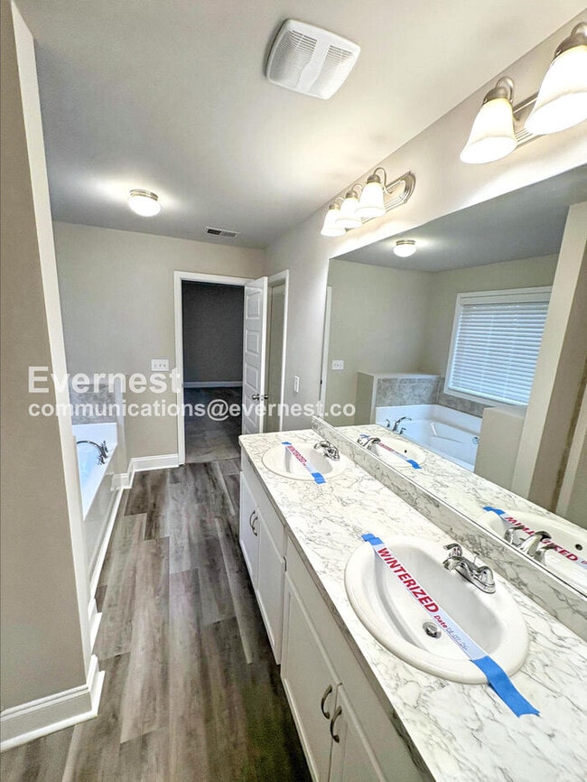 Building Photo - 25 Joshua Ct