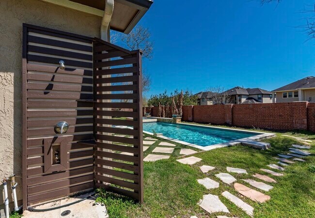Building Photo - 5423 Lachlan Springs Ln