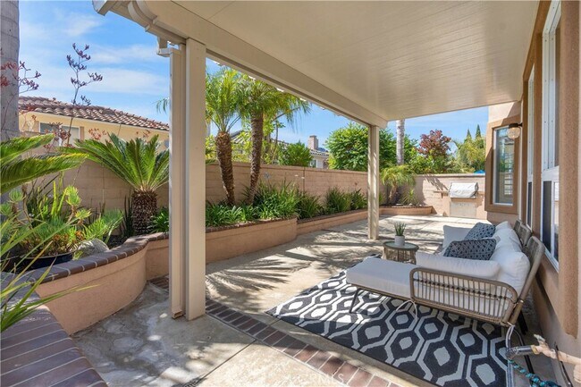 Building Photo - 18731 Stratton Ln