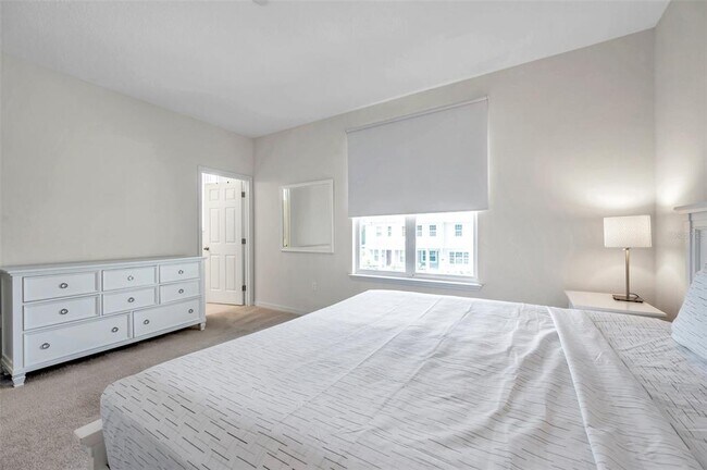 Building Photo - 4966 Avalon Park Blvd