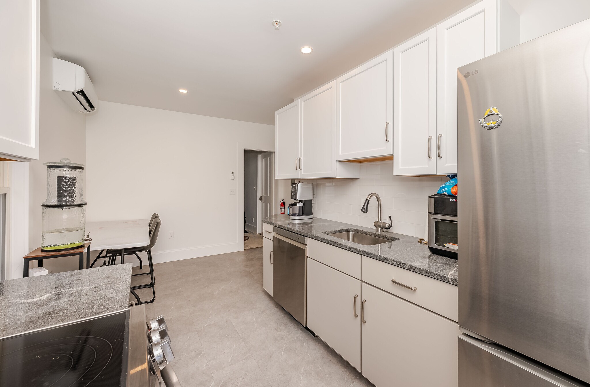 Building Photo - 363 Miller Ave