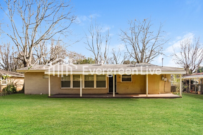 Building Photo - 3524 Flamingo Rd SW