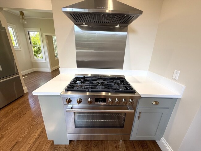Building Photo - TIMELESS 1920s SPANISH COLONIAL FOUR BEDRO...