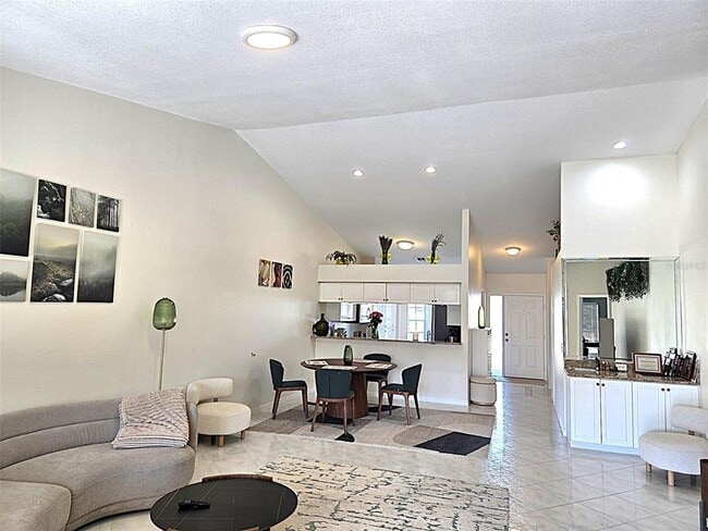 Building Photo - 2547 Estancia Blvd