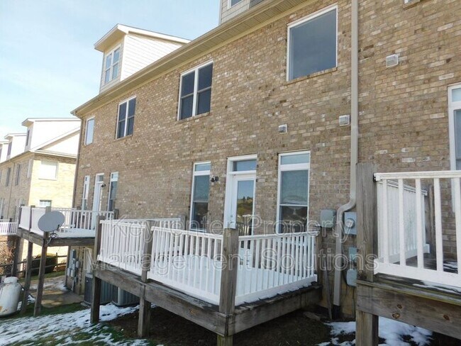 Building Photo - 42 Enchanted View Cir