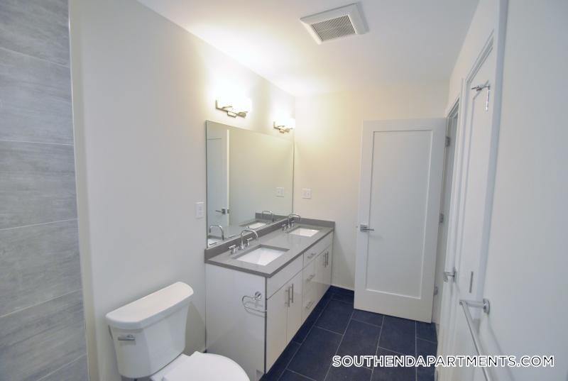 Building Photo - 11 Newcomb St