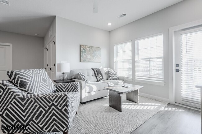 Building Photo - 5001 Willowgate Loop