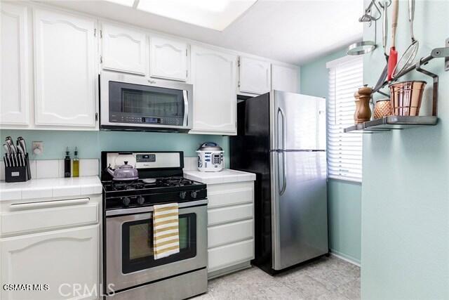 Building Photo - 21040 Parthenia St