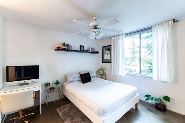 Building Photo - 256 S La Fayette Park Pl