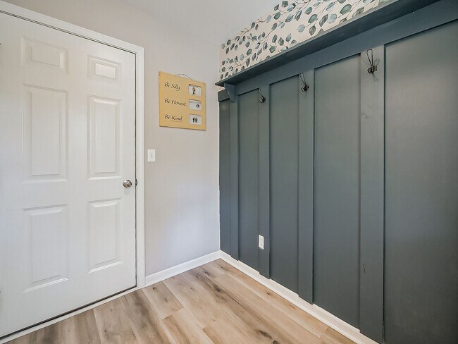 Building Photo - Move-In Ready 3-Bedroom Home in Prime Downtown Brighton!