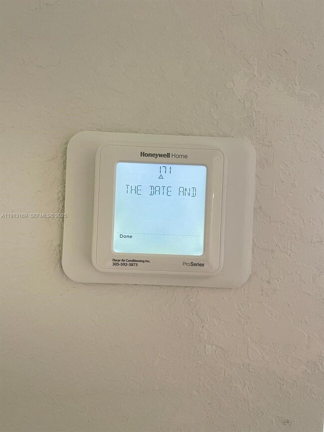 Building Photo - 1076 SE 2nd St