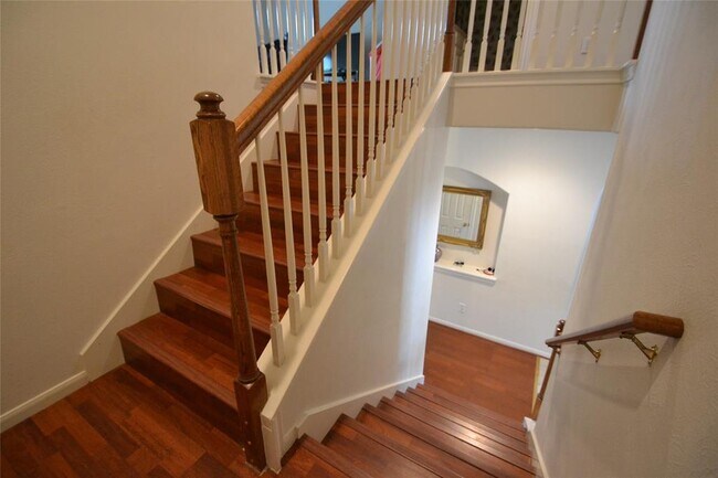 Building Photo - 12110 Laurel Ct