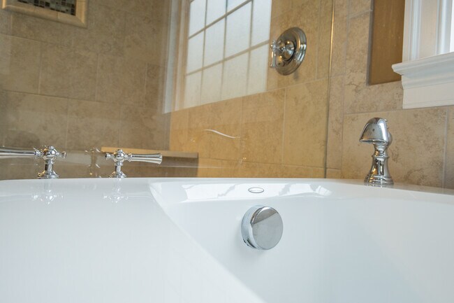 Jetted Tub - 2216 Katherine Kiker Rd