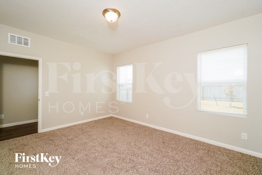 Building Photo - 13509 Sunrise Mdw