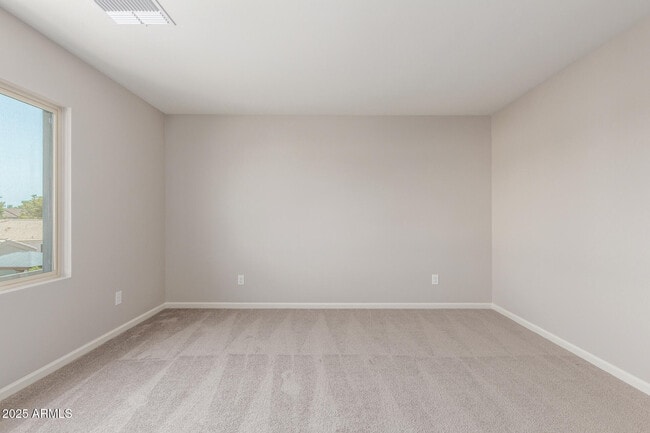 Building Photo - 733 E Commonwealth Ave