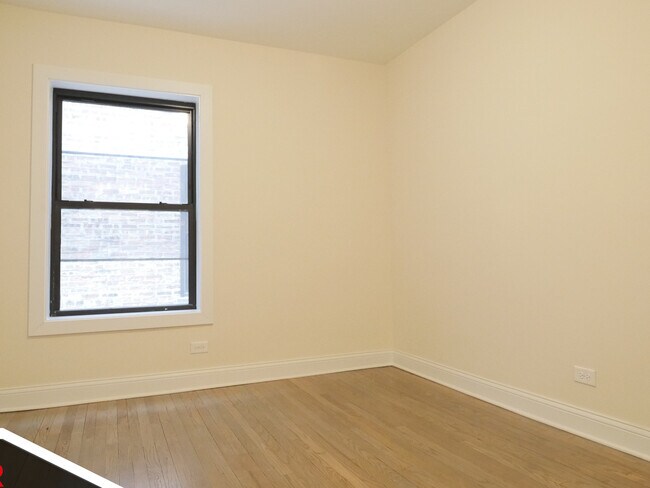 Building Photo - 2641 N Spaulding Ave