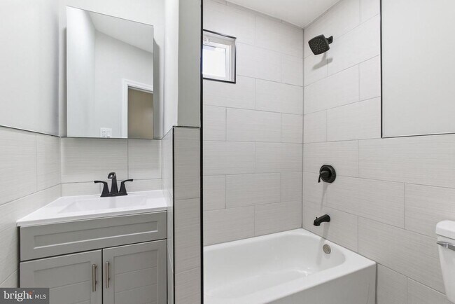 Building Photo - 2125 N 28th St