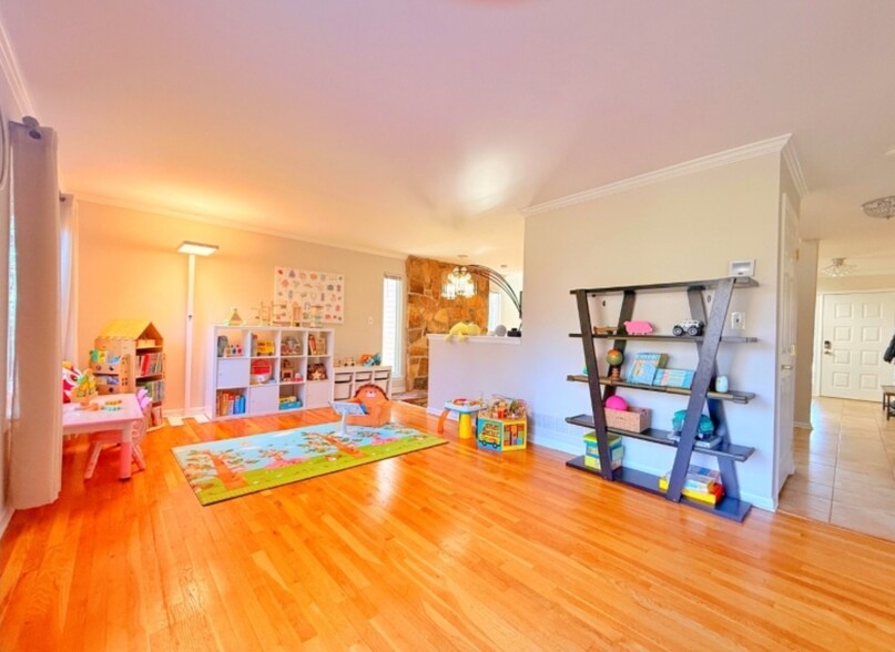 Building Photo - 592 Cabot Hill Rd