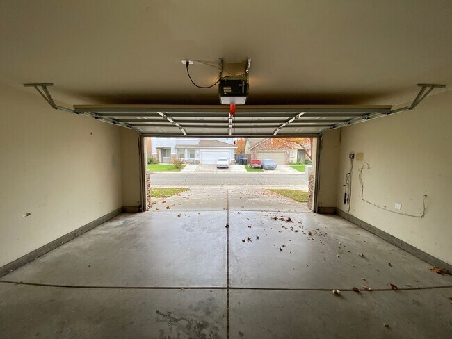 Building Photo - Cute Home in EGUSD