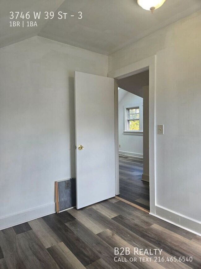 Building Photo - 3746 W 39th St