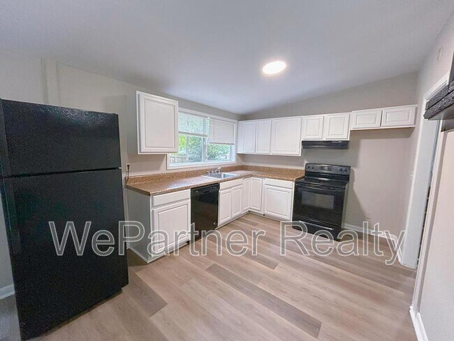 Building Photo - 3558 Telstar Dr