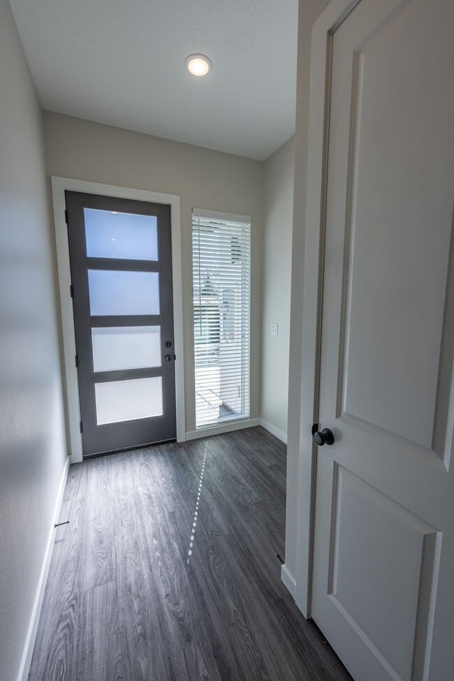 Building Photo - Built in 2024 - 3 bedroom with loft/office. Has AC.