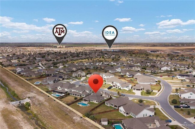 Building Photo - 26 Amistad Cir