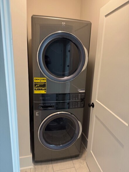 Building Photo - 3 Saco St