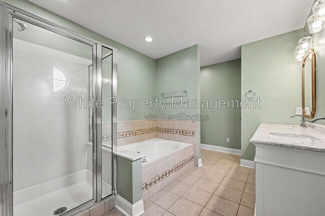 Building Photo - 9201 Hanworth Trace Dr