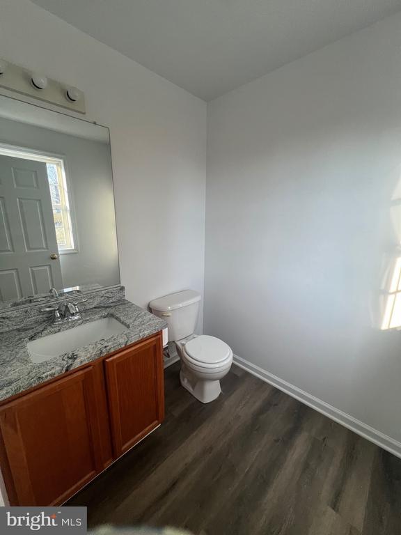 Building Photo - 637 E Spencer St