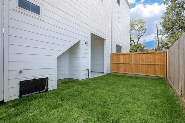 Building Photo - 5207 Burress Springs Ln