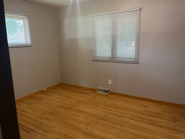 Building Photo - 52153 Clover Trail