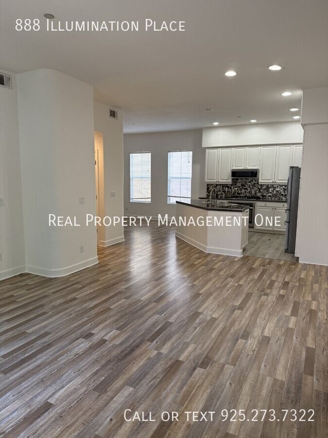 Building Photo - 888 Illumination Pl