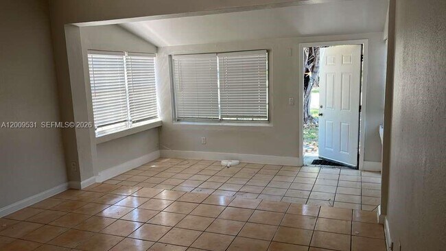 Building Photo - 308 SW 16th St