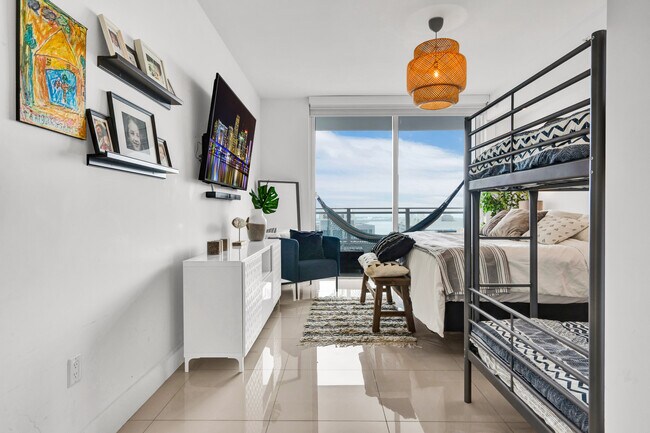 Building Photo - 1080 Brickell Ave