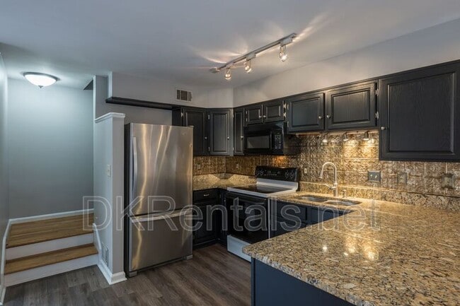 Building Photo - 876 Argonne Ave NE