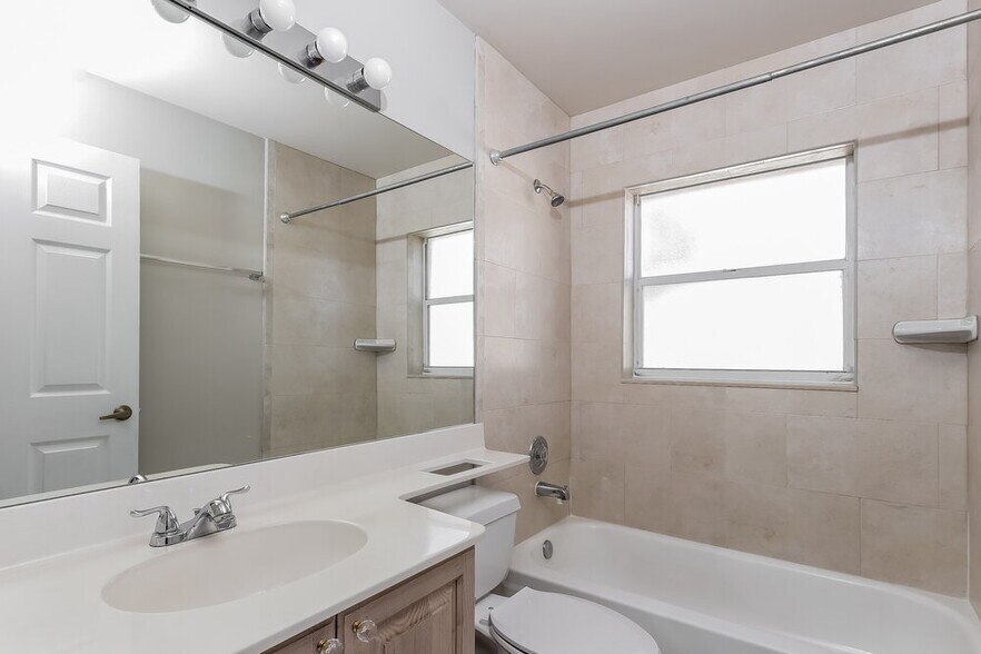 Building Photo - 7794 Hoffy Cir