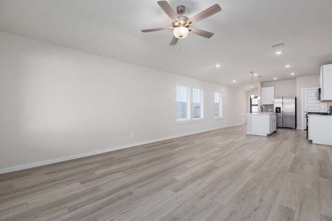 Building Photo - 16703 Sterling Clf St