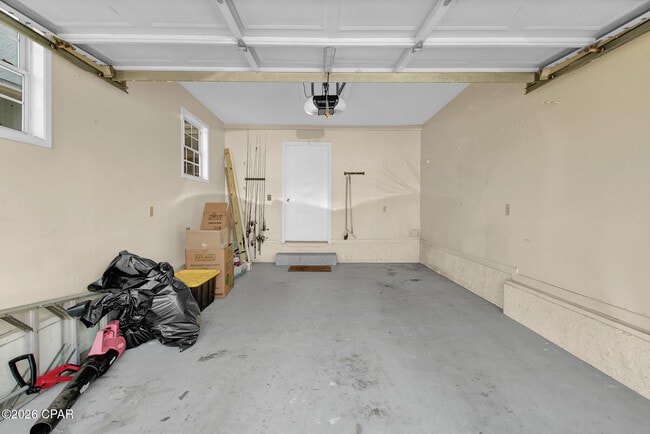 Building Photo - 1365 Capri Dr