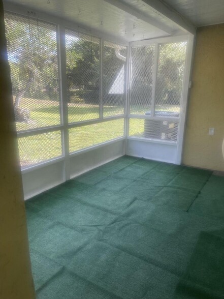 Building Photo - 202 Sparrow Dr