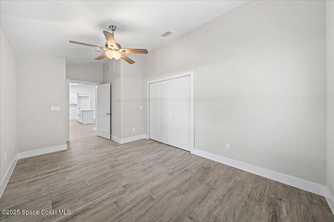 Building Photo - 2060 Newfound Harbor Dr