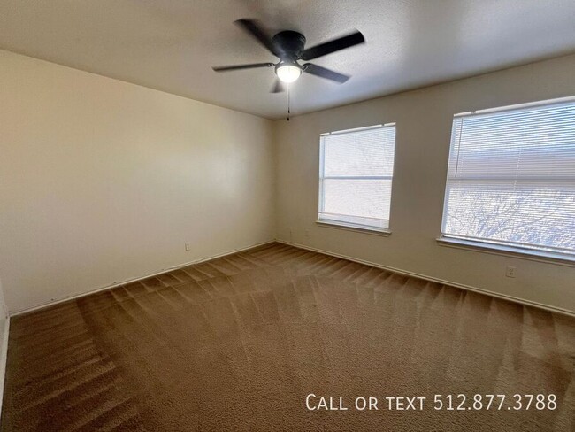 Building Photo - 2213 Creekside Ln