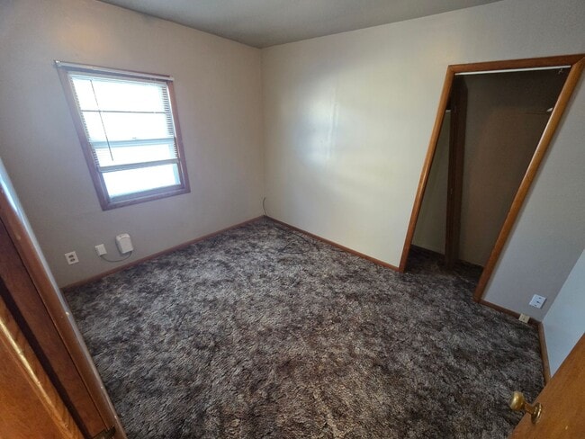 Building Photo - 2 bedroom house in Rockwell City $695 per month