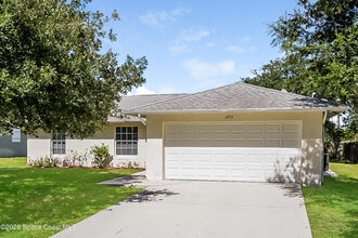 Building Photo - 1273 SW Curtis St