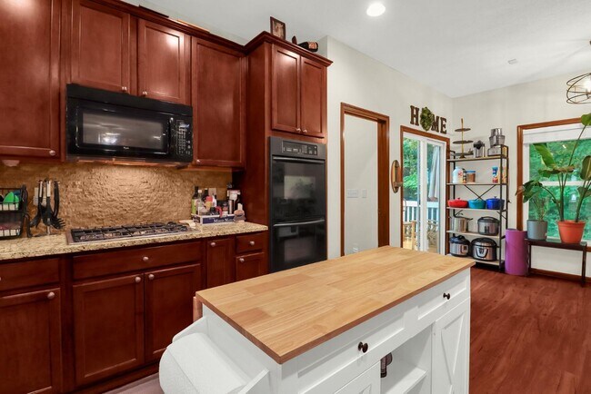 Building Photo - 5260 Leydorf Ln