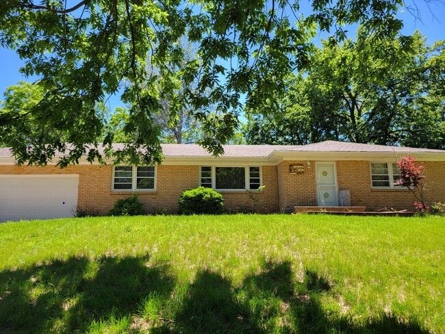 Primary Photo - 3 bedroom house 1.5 bathroom
